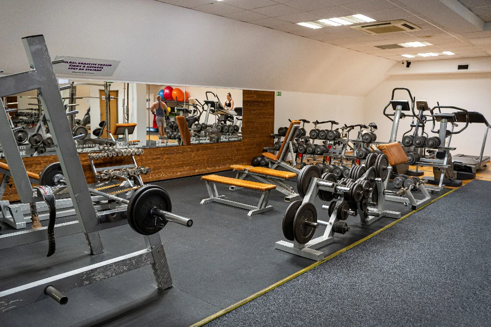 fitcentrum-na-tribune-posilovna.webp