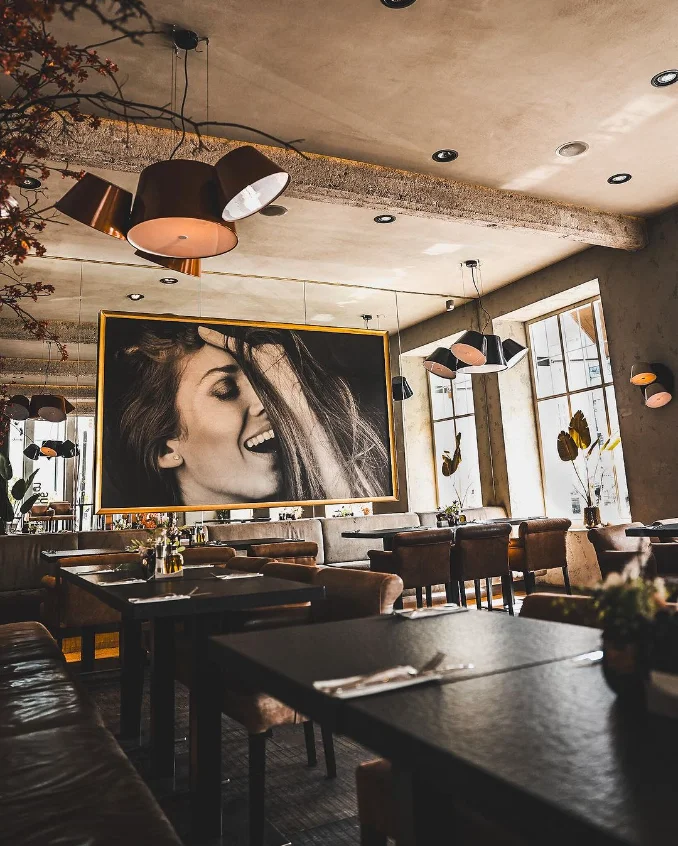 cafe-new-one-prostredi.webp