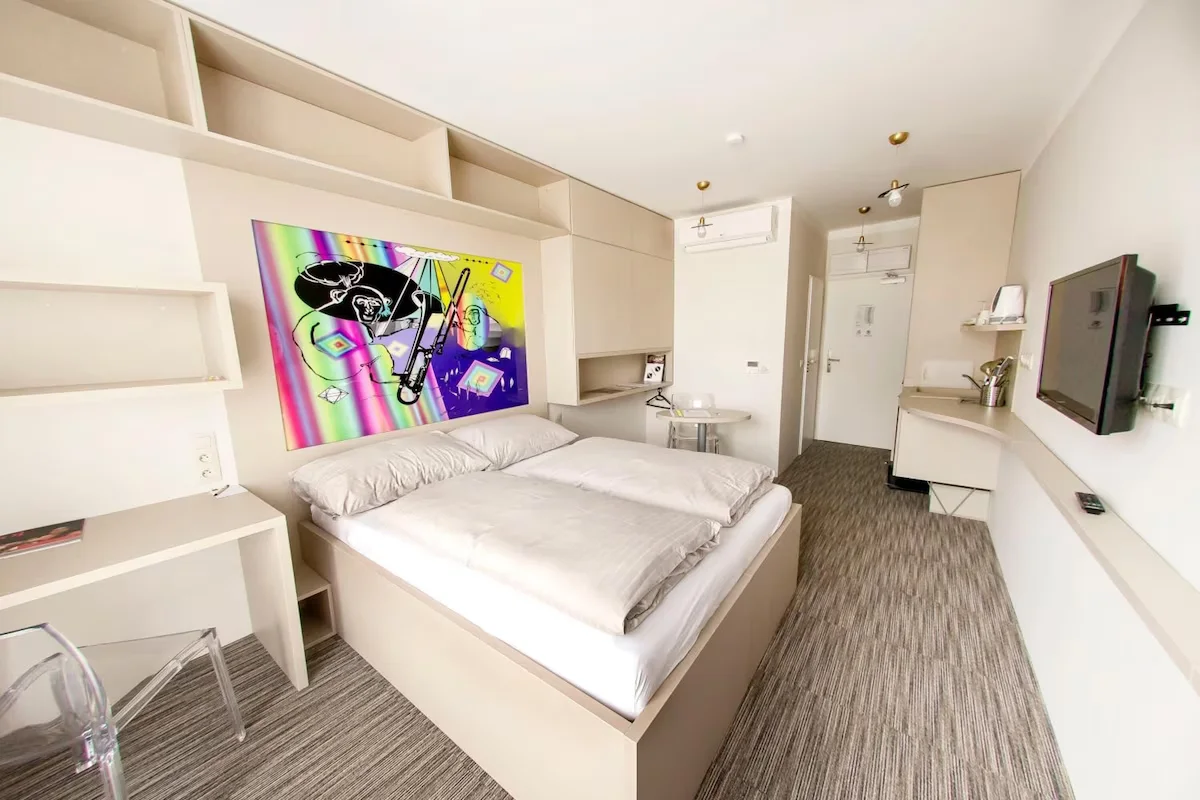 smart-hotel-nezvalova-archa.webp
